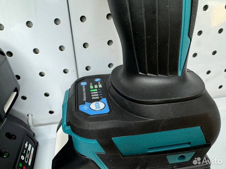 Гайковерт Аккумуляторный Makita 700Нм, ударный