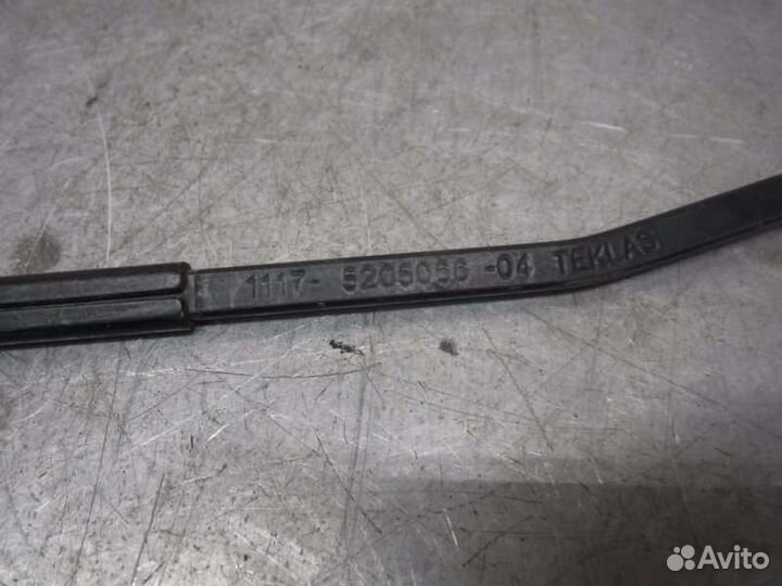 Поводок дворника передний правый Лада Калина 2