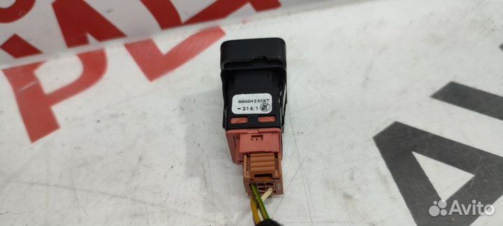 Кнопка открывания бензобака Citroen C4 B7 EP6C