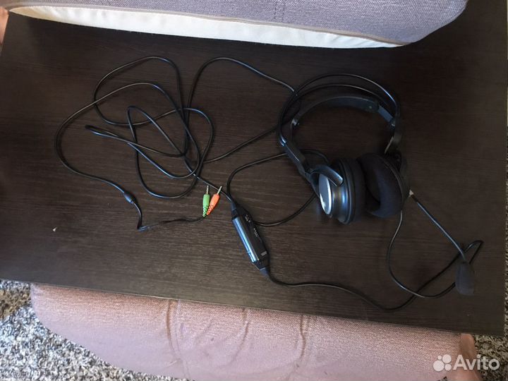 Наушники с микрофоном