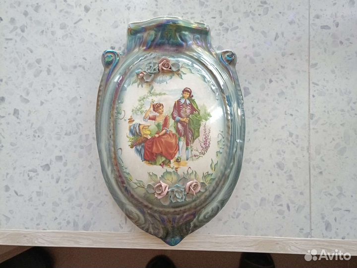 Настенная ваза