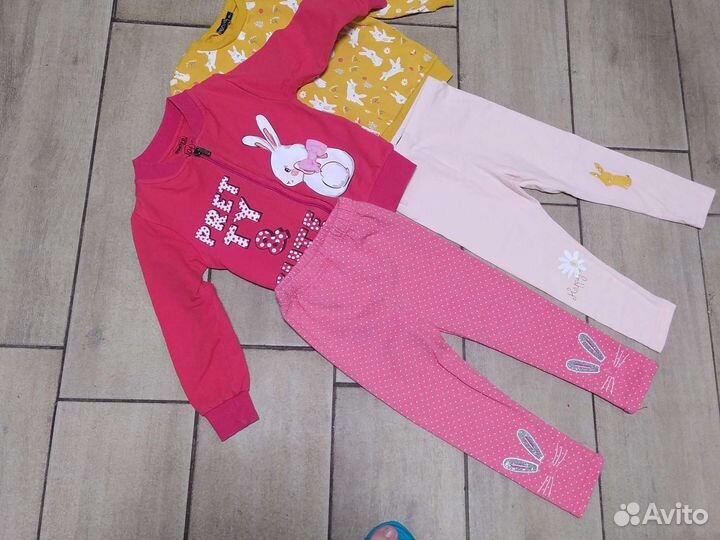 Костюмчики для девочки 98раз