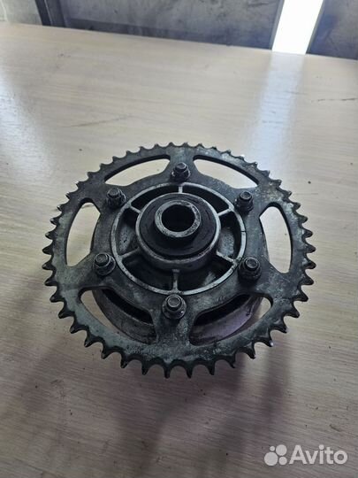 Задняя звезда с креплением suzuki srad 750