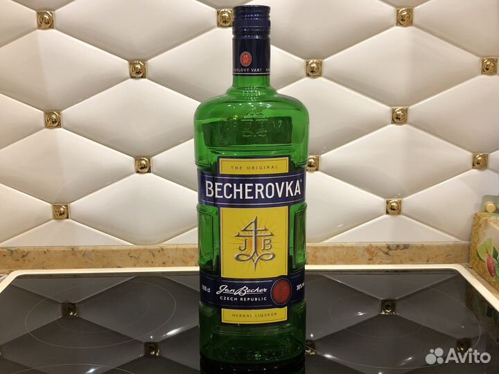 Бутылка Becherovka (Бехеровка ) 1000ml Пустая