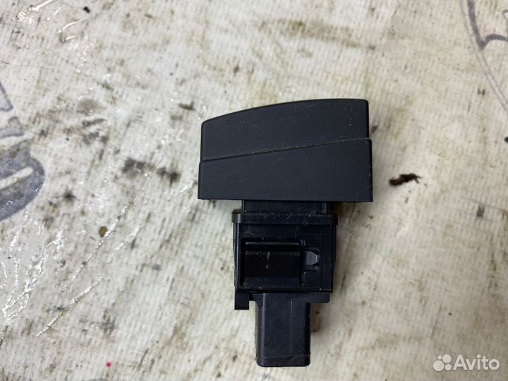 Кнопка аварийной остановки Nissan Teana