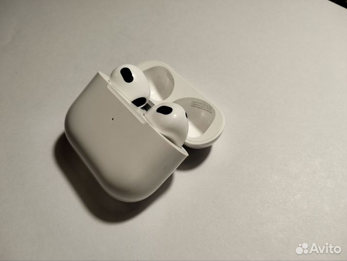 Беспроводные наушники airpods