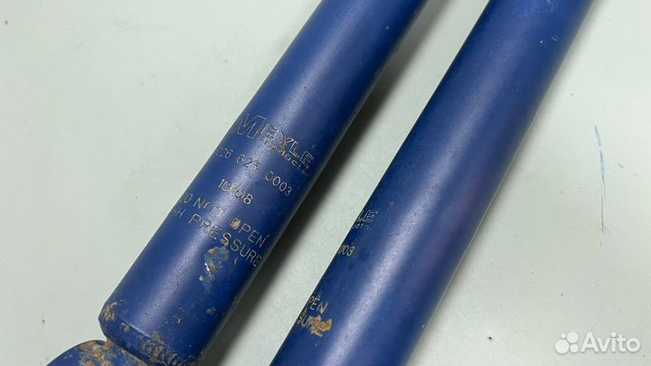 Амортизатор передний Mercedes Benz w140