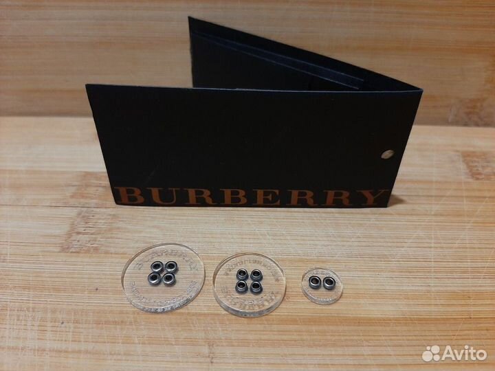 Пуговица Burberry