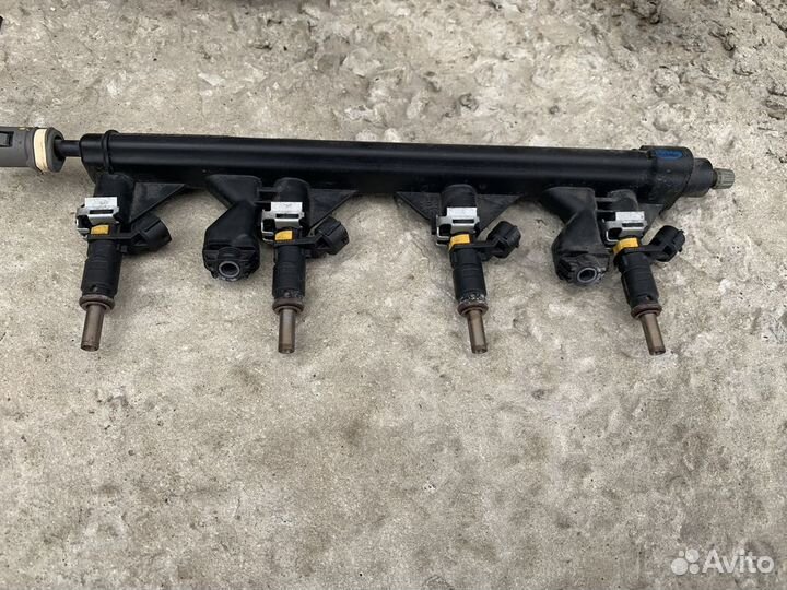 Peugeot 308 1.6 EP6 - Топливная рампа в сборе