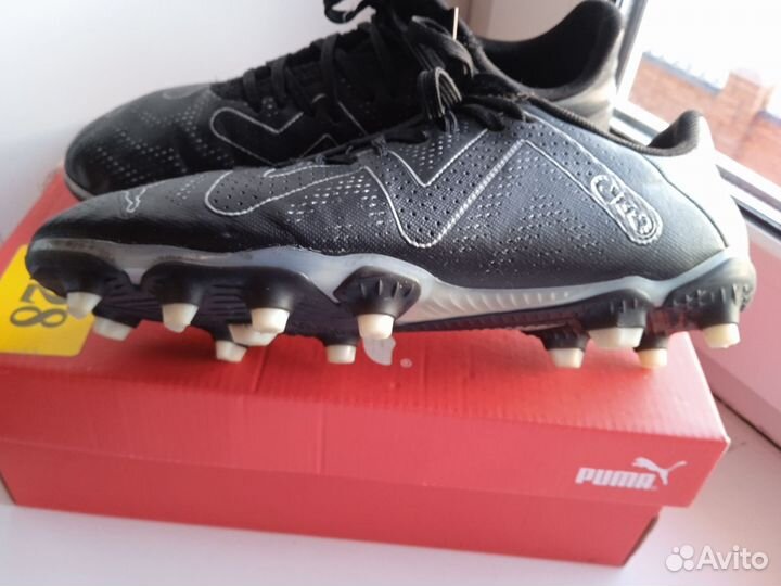 Футбольные бутсы puma