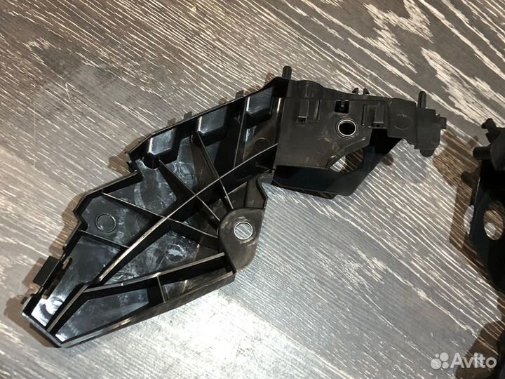 Кронштейны переднего бампера Tiguan 2020+