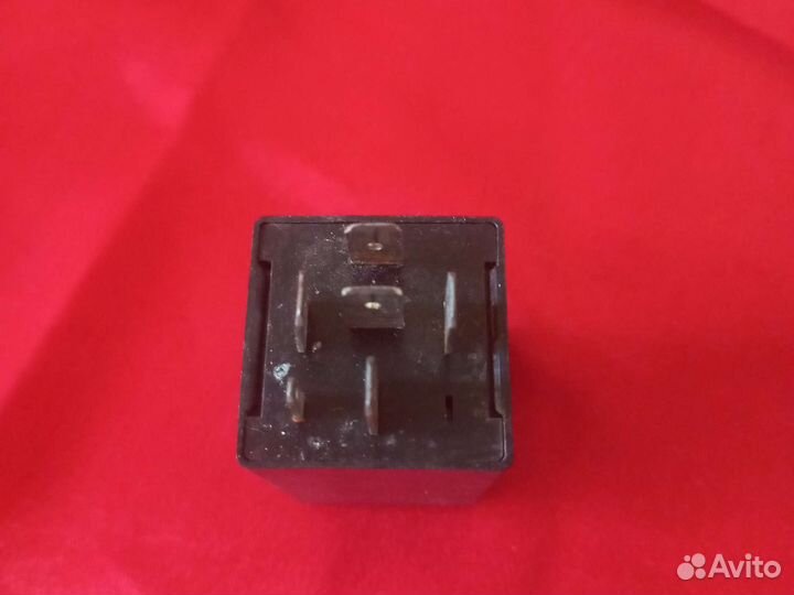 Реле стеклоочистителей Skoda Volkswagen