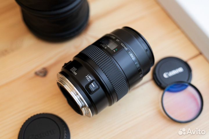 Canon EF 100mm f/2.8 Macro