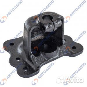 Крепление рессоры Hino