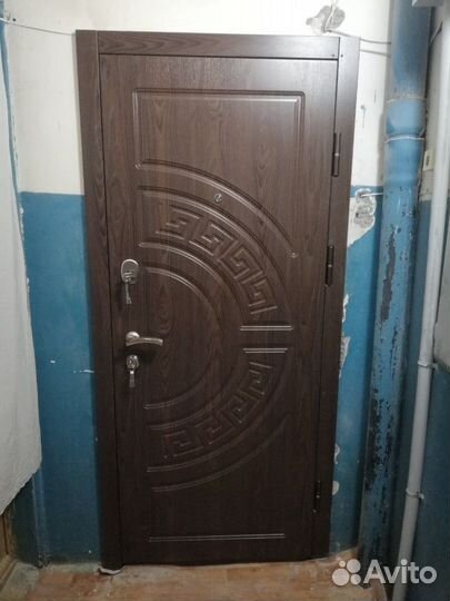 Дверь новая