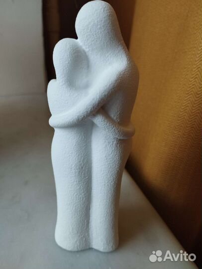 Интерьерная статуэтка семья