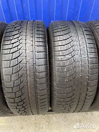 Nokian Tyres WR A4 235/55 R17