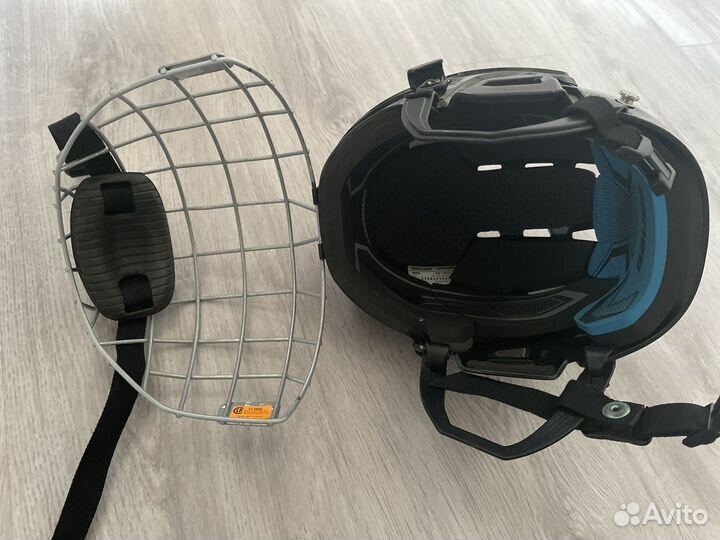 Хоккейный шлем с маской