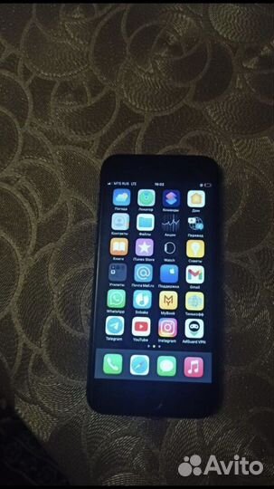 Телефон iPhone 8 64 gb
