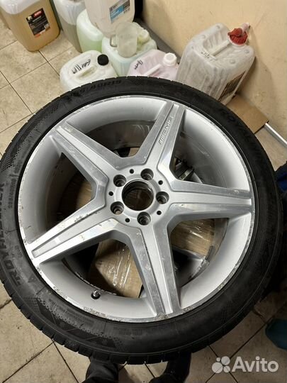 R19 Royal Black Royal Winter UHP 255/40, PCD 5x112 DIA 66.5