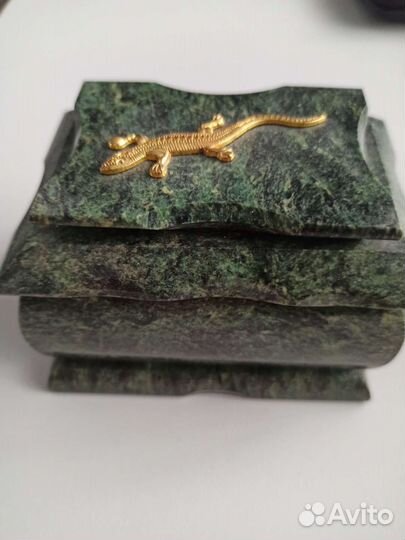 Шкатулка для ювелирных украшений