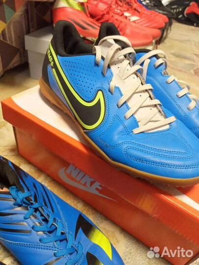 Сороконожки nike tempo