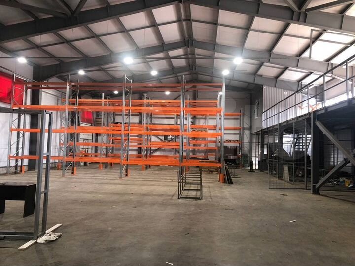 Коммерческая (660 м.кв)