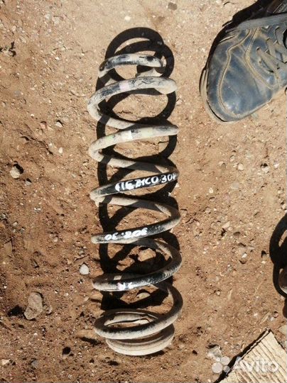 Пружина задняя правая Peugeot 308 4A/C EP6 2011
