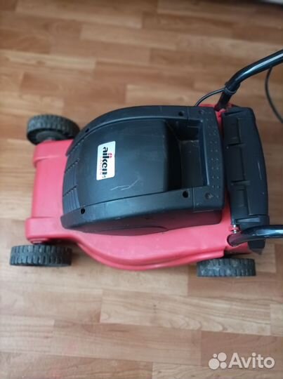 Газонокосилка электрическая