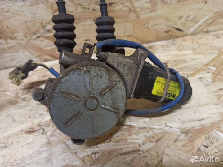 Стеклоподъемник задний правый Kia Spectra