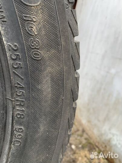 Yokohama Ice Guard IG10 255/45 R18 150K