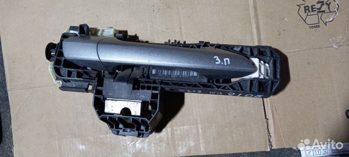 Задняя ручка Mercedes W212