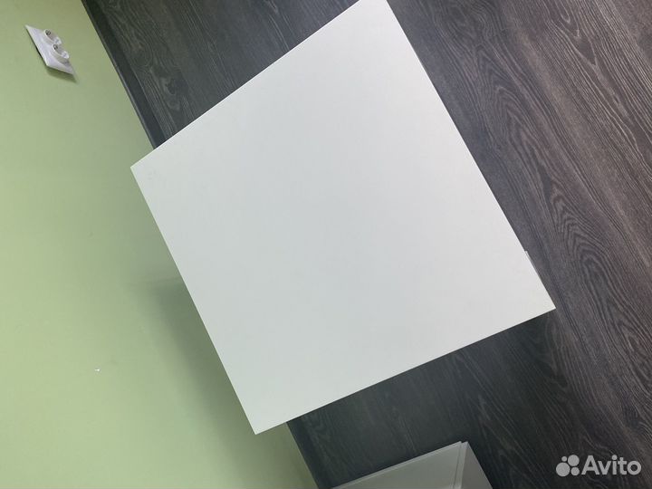 Журнальный столик IKEA белый