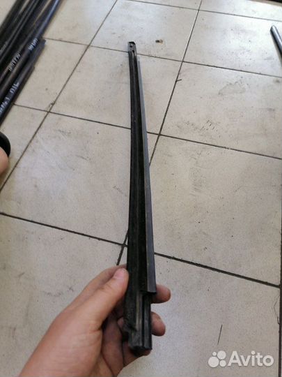 Бархотка внешняя на дверь передняя правая