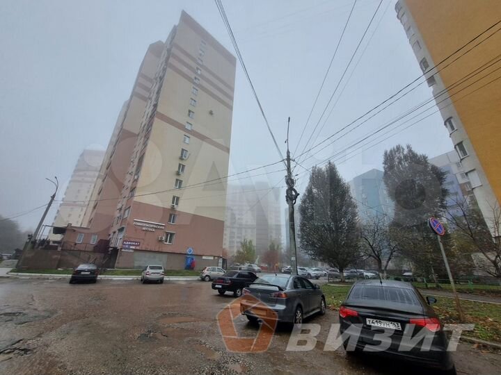 Помещение под медицинскую клинику с парковкой