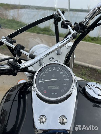 Продаю honda shadow 750