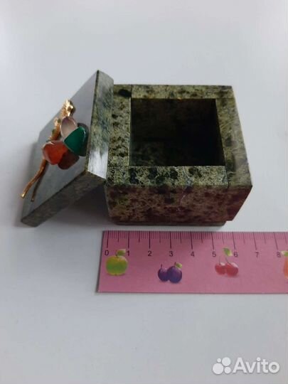 Шкатулка новая из натурального камня