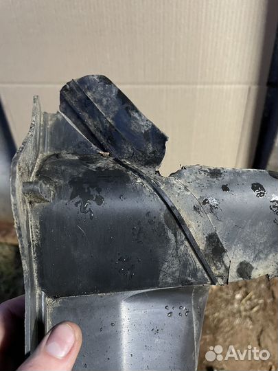 Воздухозаборник радиатора Volkswagen Passat B3