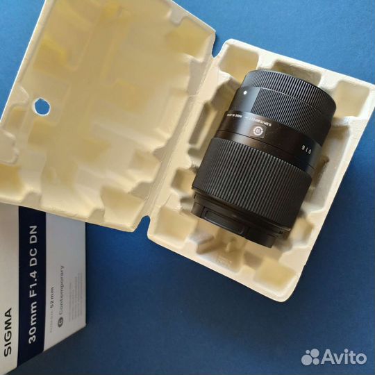 Объектив Sigma 30mm для sony е-mount