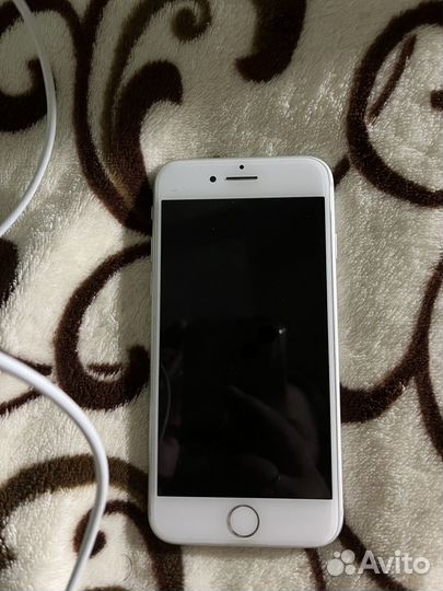 Телефон iPhone 8 64 gb