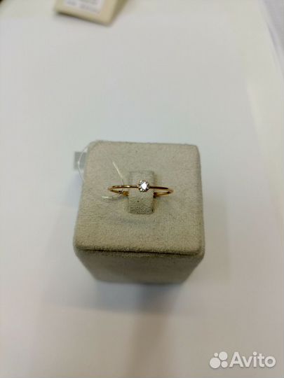 Золотое кольцо с фианитом. Арт.16