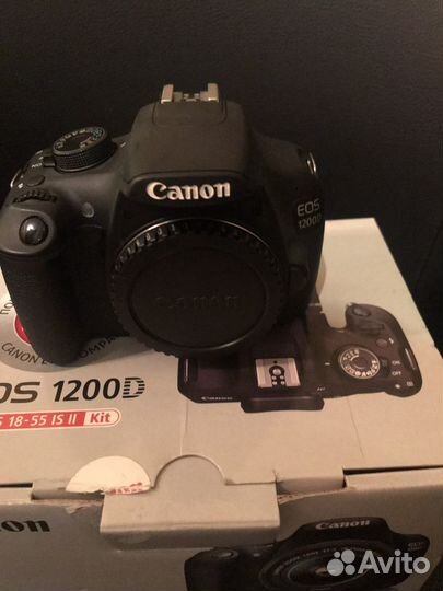 Зеркальный фотоаппарат Canon 1200