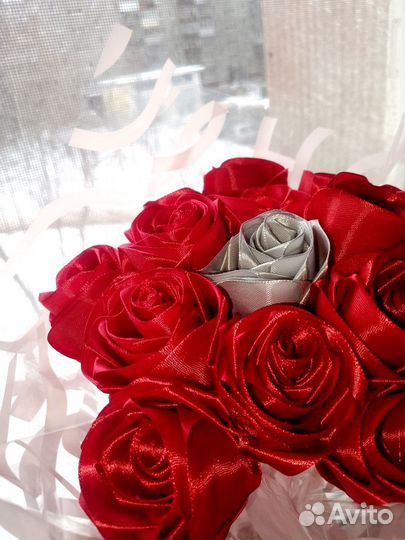 Цветы из атласных лент