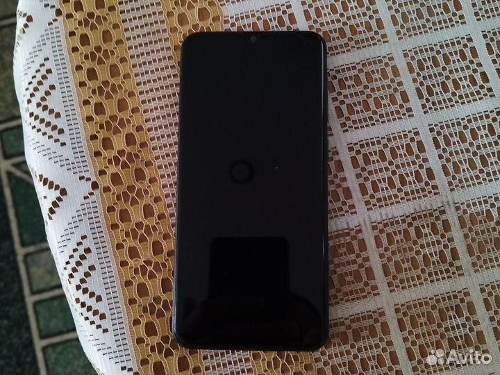 Samsung Galaxy A20, 3/32 ГБ