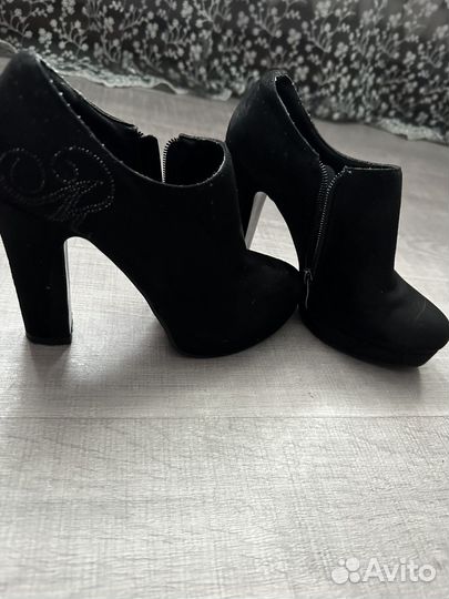 Ботинки женские