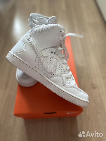 Кроссовки Nike