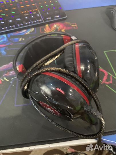 Наушники с микрофоном