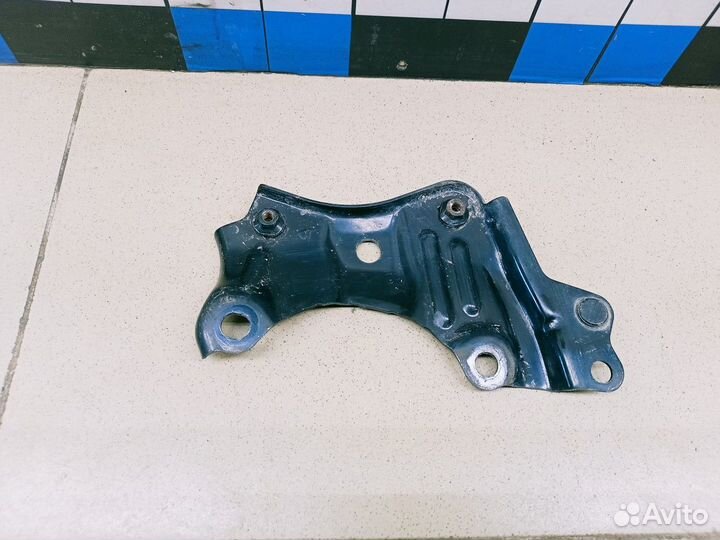 Кронштейн (сопут. товар) RAV 4 2013