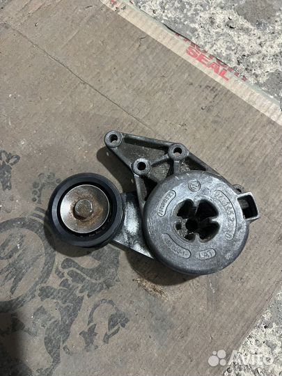 Натяжитель ремня VW Golf lV 2.3 AGZ VR5