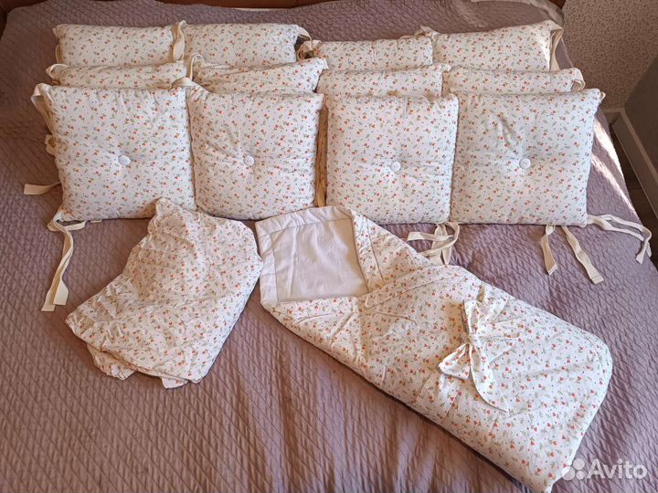 Комплект бортиков в кроватку